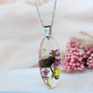 Naszyjnik z grzybkiem i kwiatami