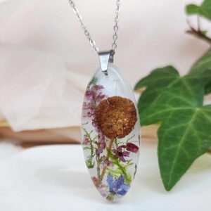 Naszyjnik z grzybkiem i roślinami