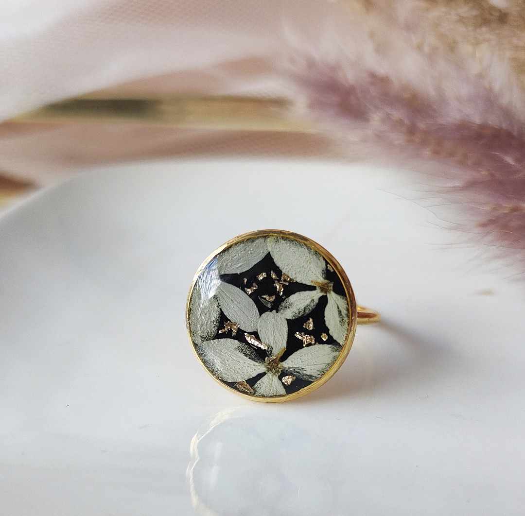 Pierścionek z kwiatami hortensji - obrazek 2