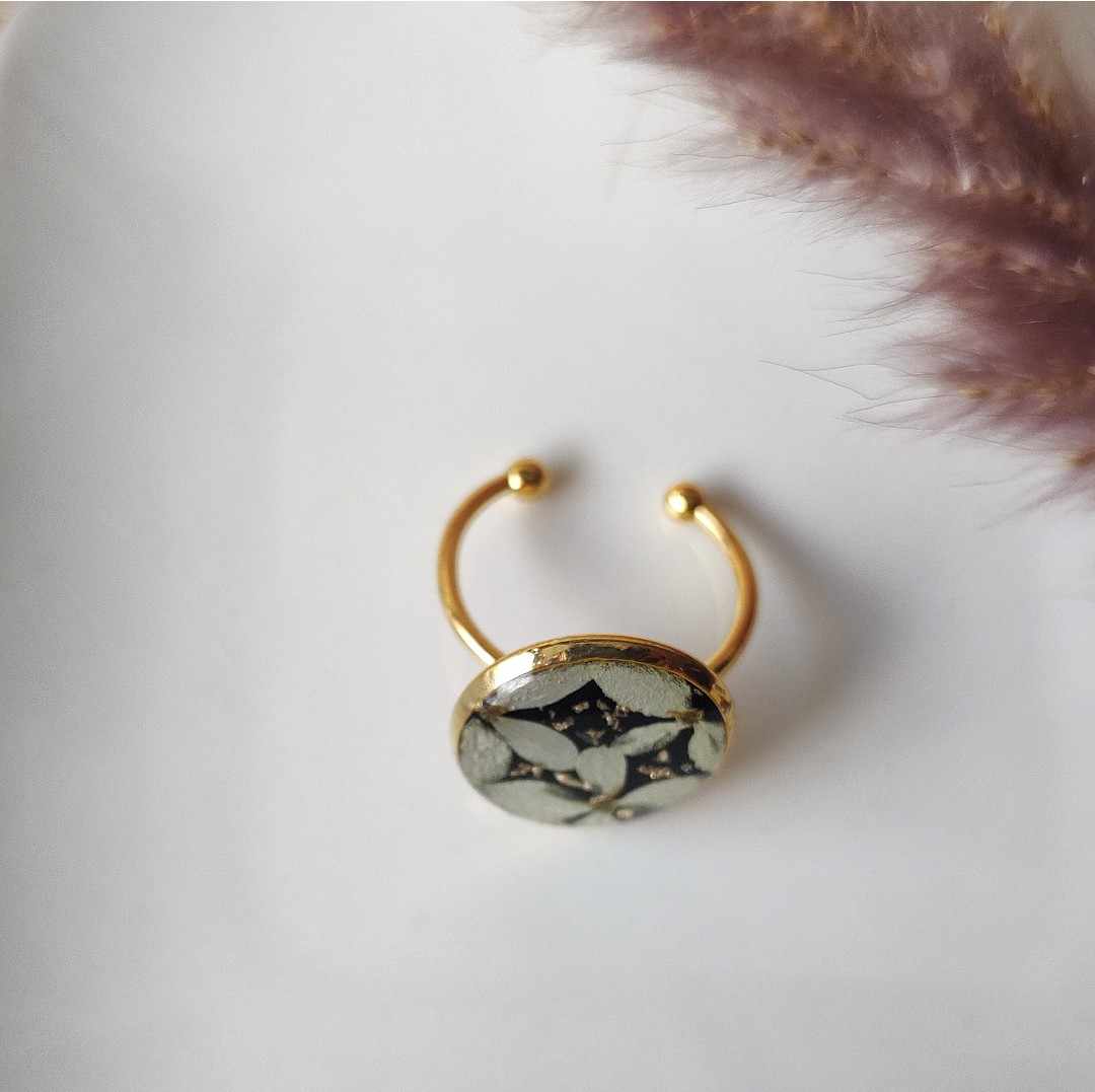 Pierścionek z kwiatami hortensji - obrazek 3