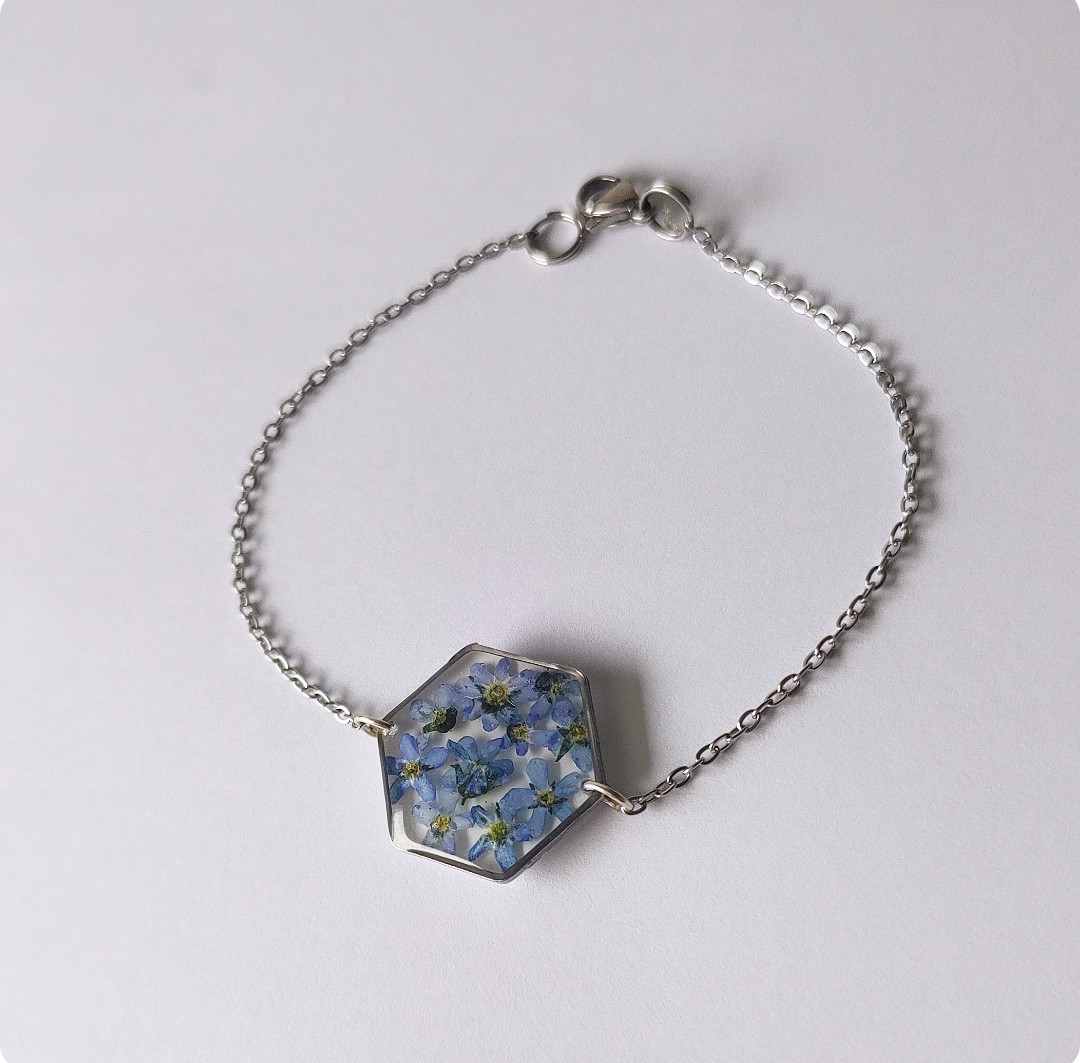 Bransoletka heksagon z niezapominajkami - obrazek 3