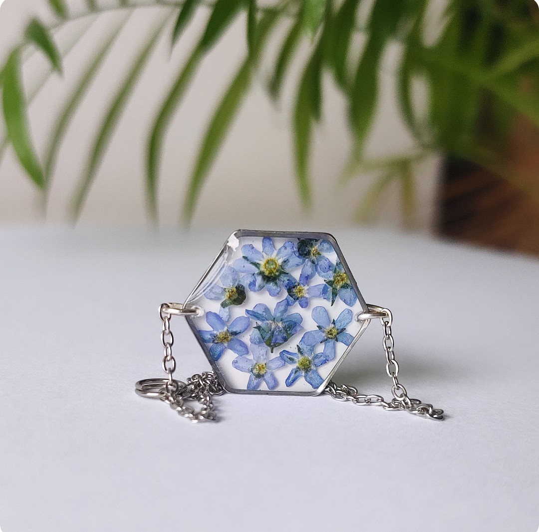 Bransoletka heksagon z niezapominajkami - obrazek 4