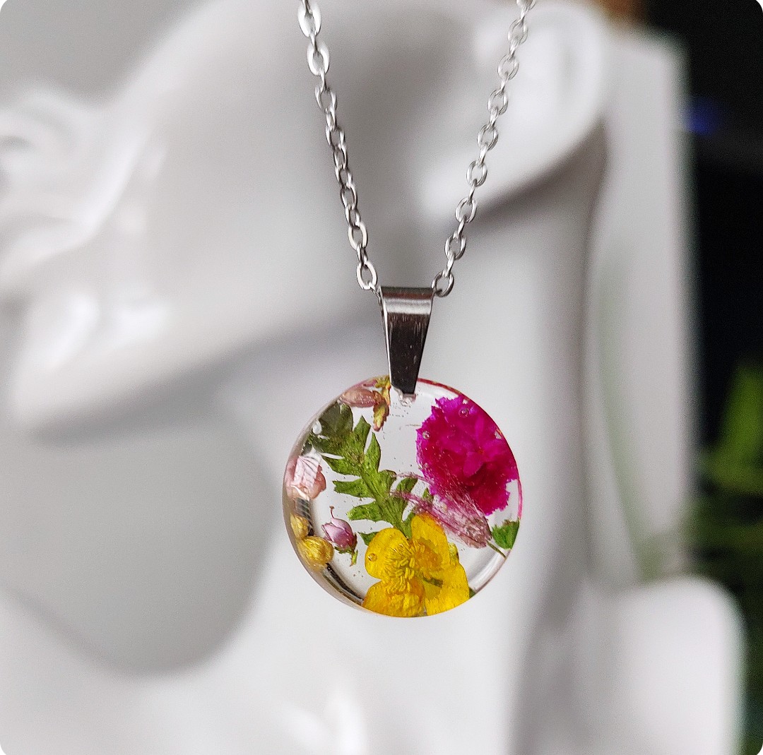 Naszyjnik z polnymi kwiatami - obrazek 2
