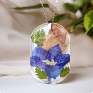 Naszyjnik z ostróżką i makiem