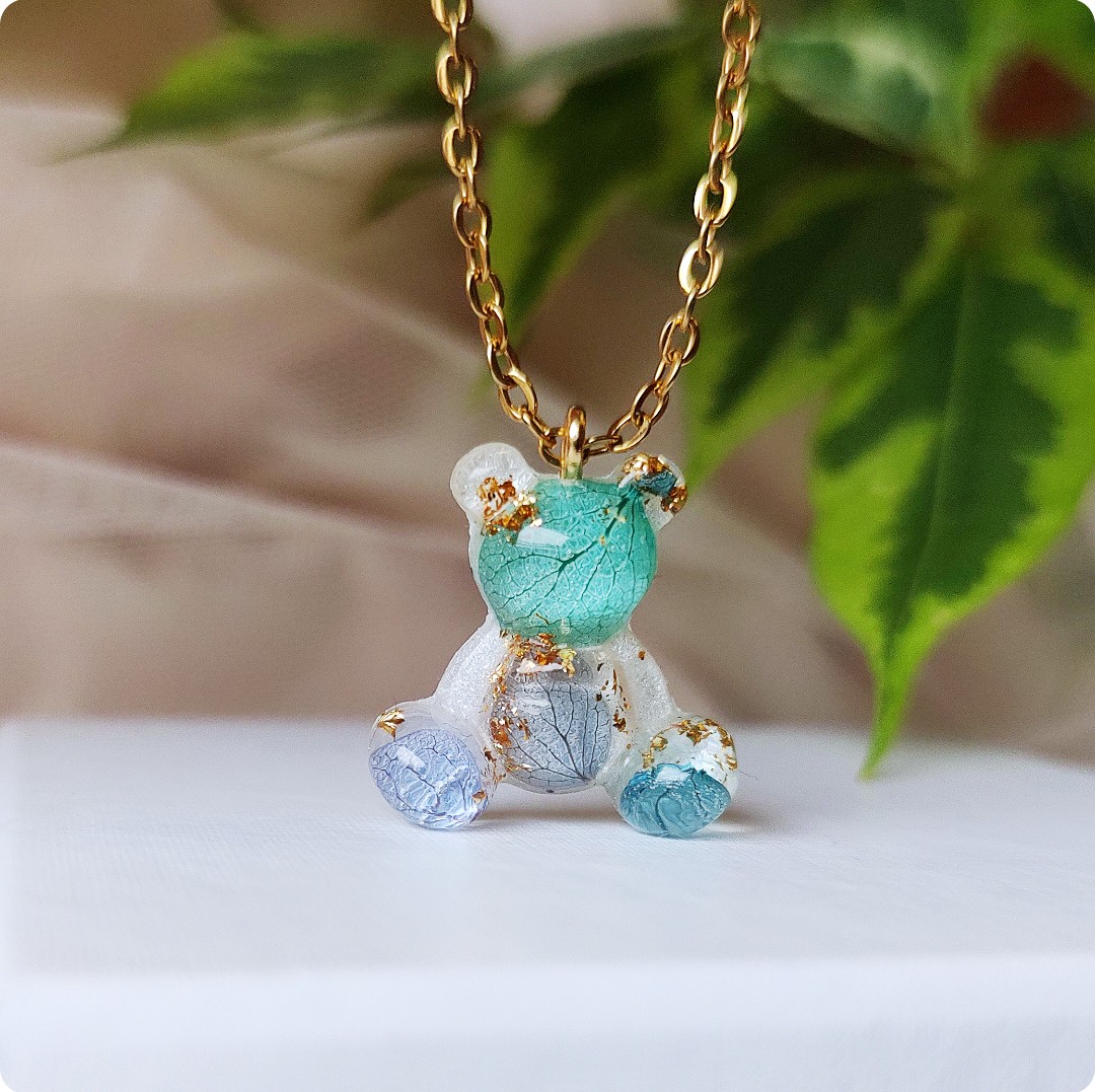 Naszyjnik miś z hortensją - obrazek 4