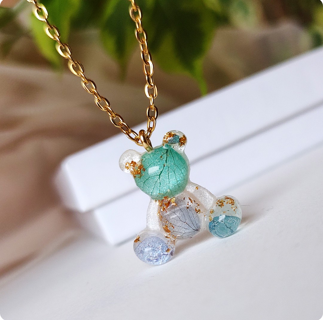 Naszyjnik miś z hortensją - obrazek 5