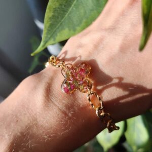 Bransoletka z wrzosami i płatkami złota