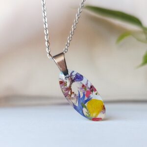 Naszyjnik z kwiatami