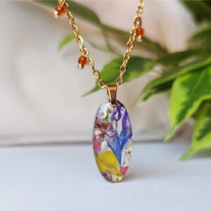 Naszyjnik z kolorowymi kwiatami