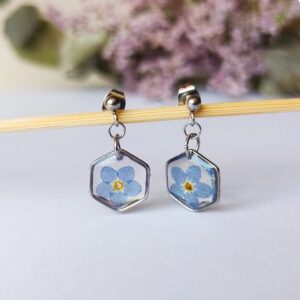 Delikatne kolczyki z niezapominajkami