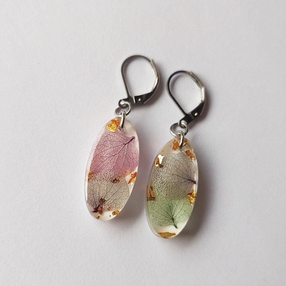 Kolczyki z płatkami hortensji - obrazek 3