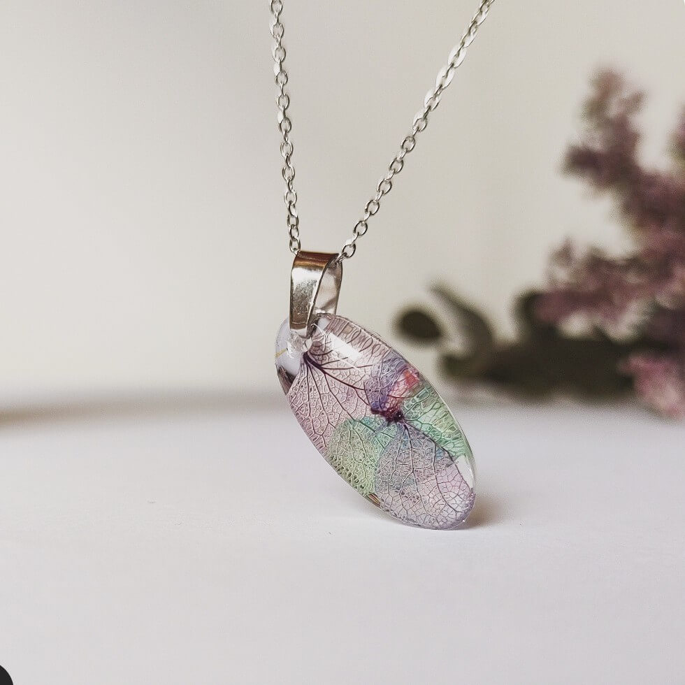 Delikatny naszyjnik z hortensją - obrazek 5