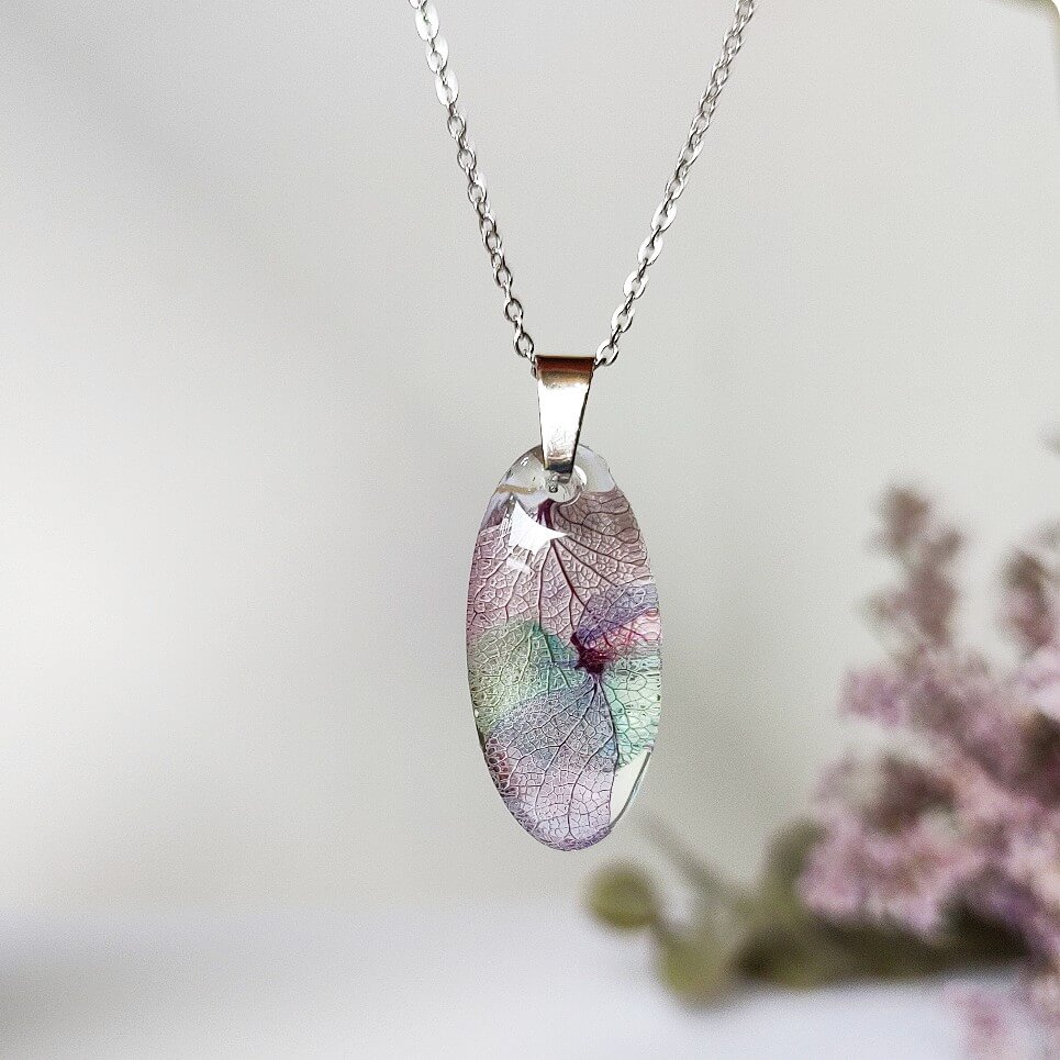 Delikatny naszyjnik z hortensją