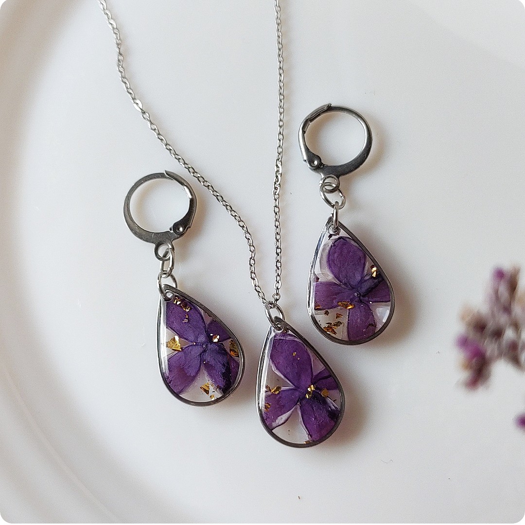 Komplet biżuterii z bzem