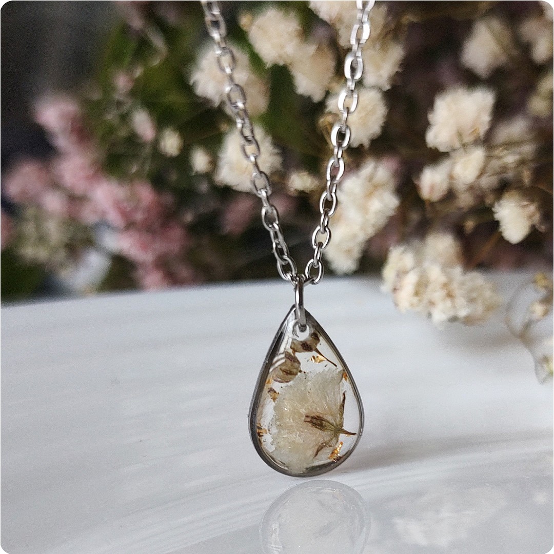 Naszyjnik z gipsówką - obrazek 3