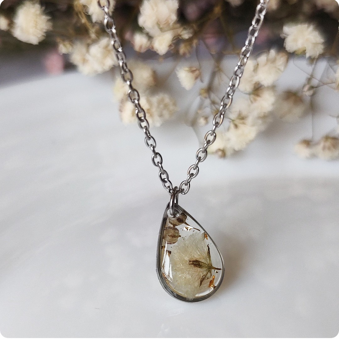 Naszyjnik z gipsówką - obrazek 4