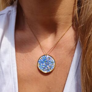 Duzy naszyjnik z niezapominajkami