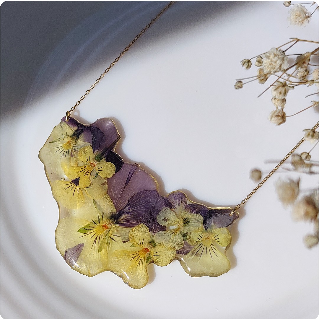 Naszyjnik z bratkami - obrazek 4