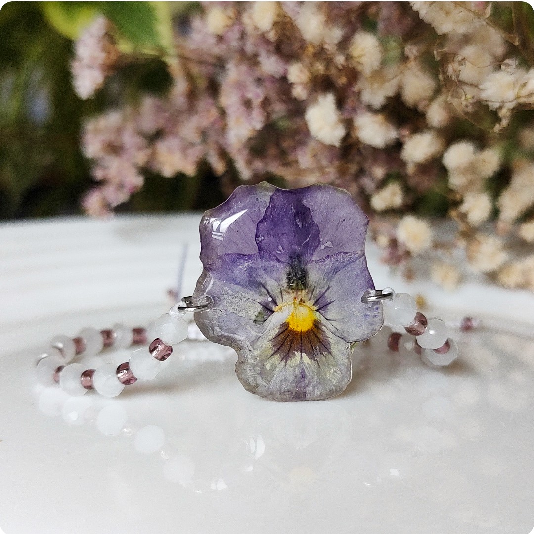 Regulowana bransoletka z bratkiem - obrazek 2