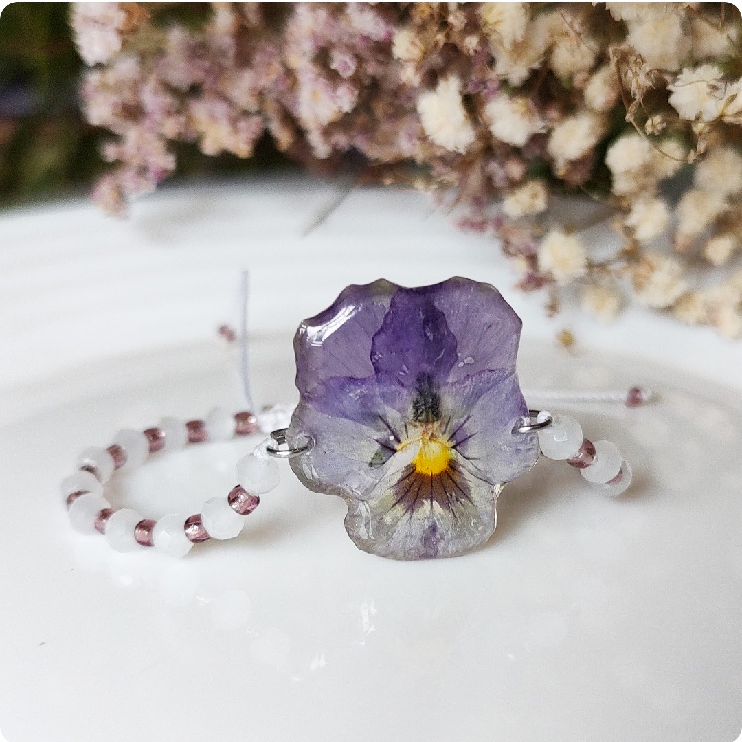 Regulowana bransoletka z bratkiem - obrazek 4