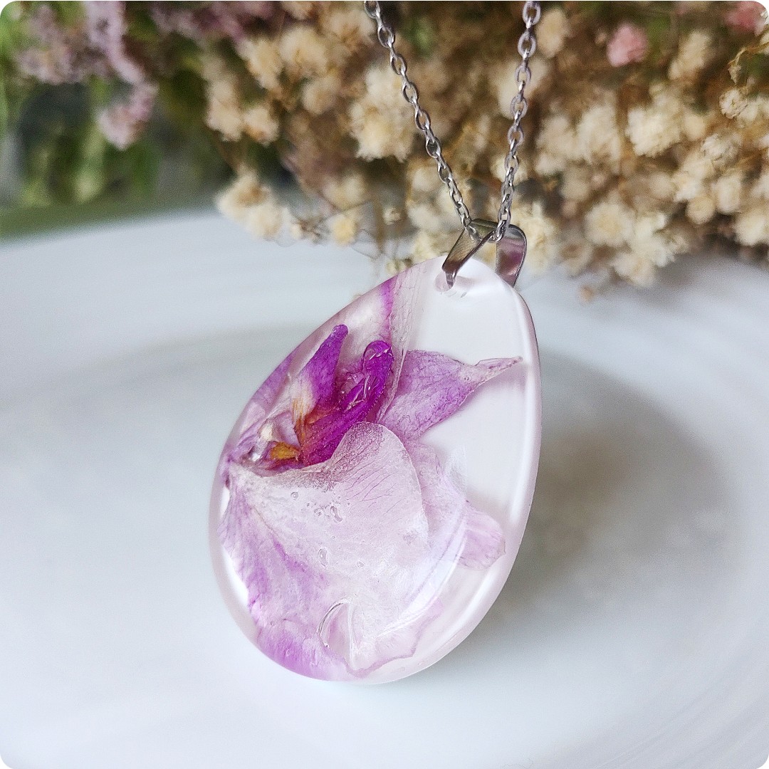 Naszyjnik z różowym storczykiem - obrazek 3