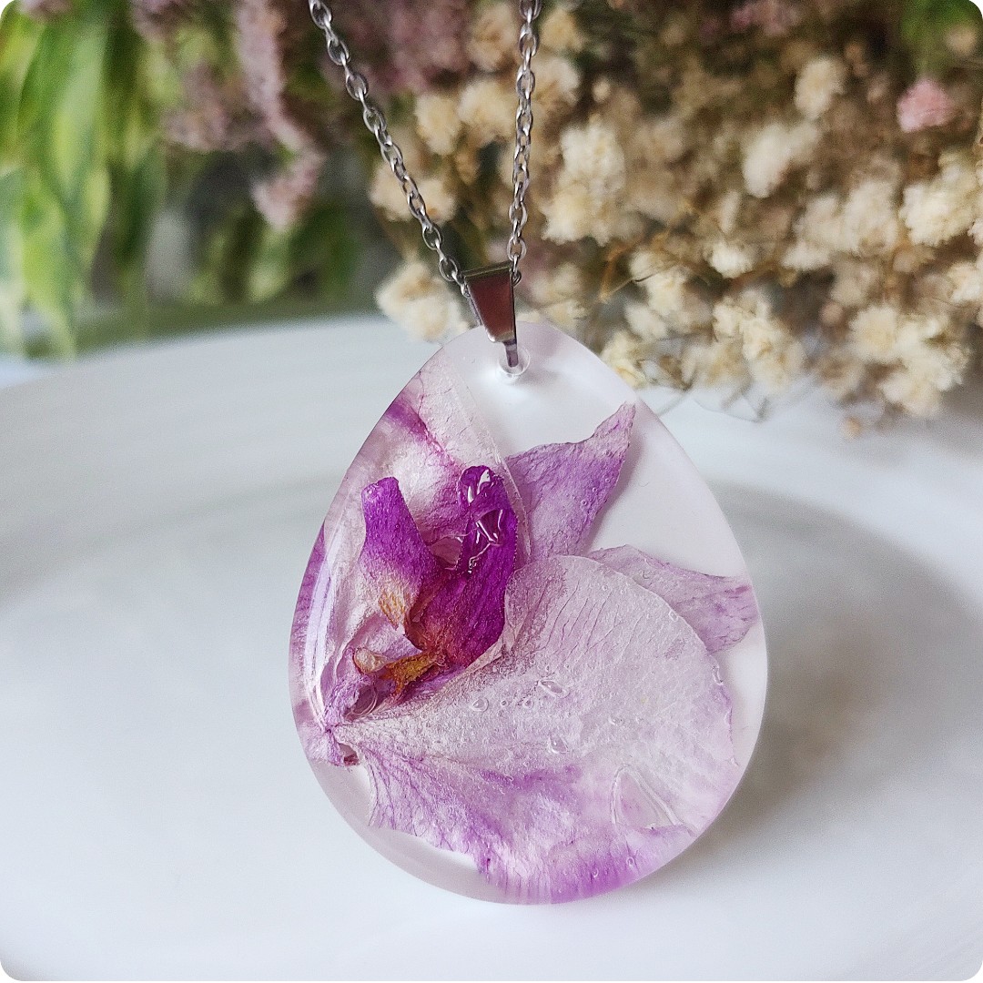 Naszyjnik z różowym storczykiem