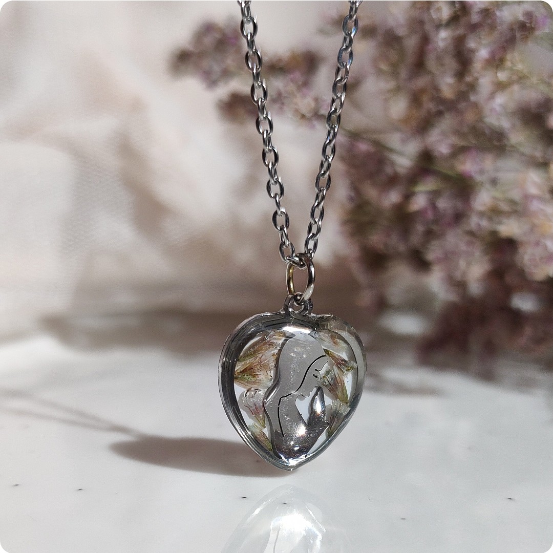 Naszyjnik medalik z kwiatami - obrazek 2