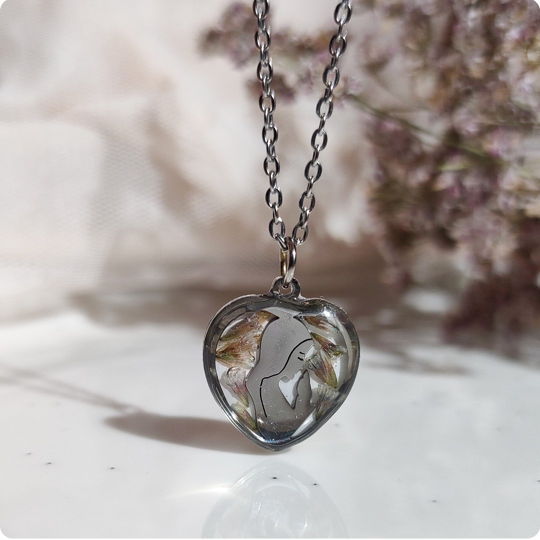 Naszyjnik medalik z kwiatami - obrazek 4