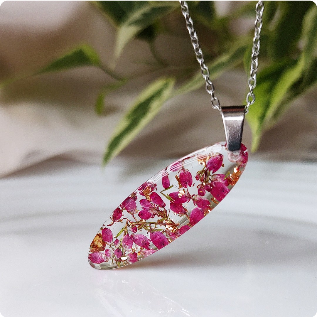 Podłużny naszyjnik z wrzosami - obrazek 3