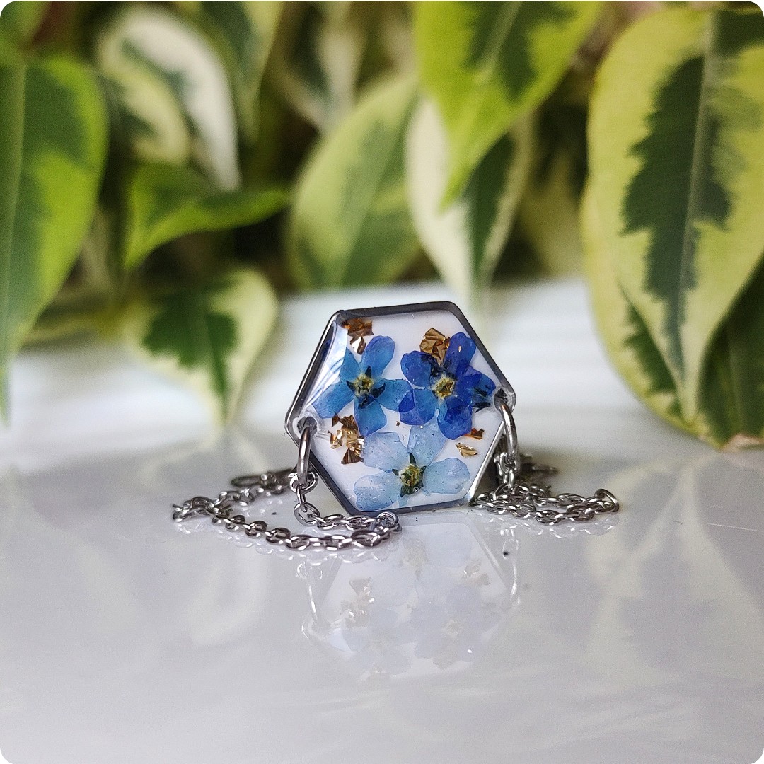 Bransoletka heksagon z niezapominajkami - obrazek 2