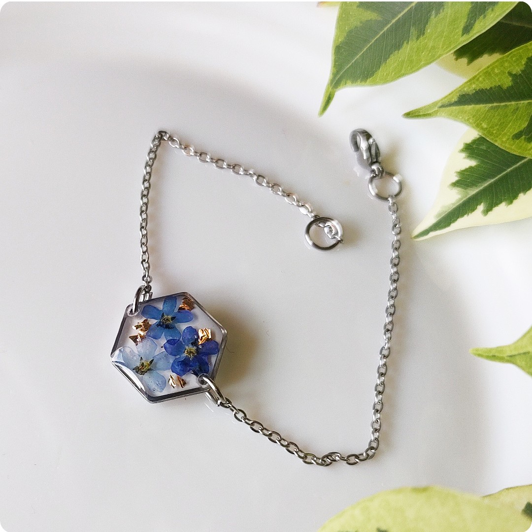 Bransoletka heksagon z niezapominajkami