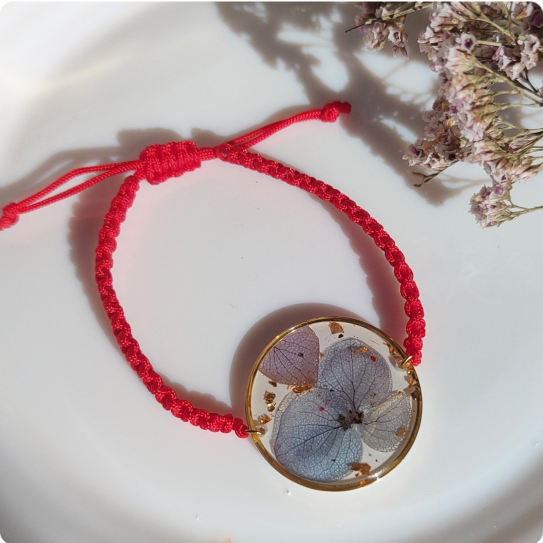 Regulowana bransoletka z hortensją - obrazek 2