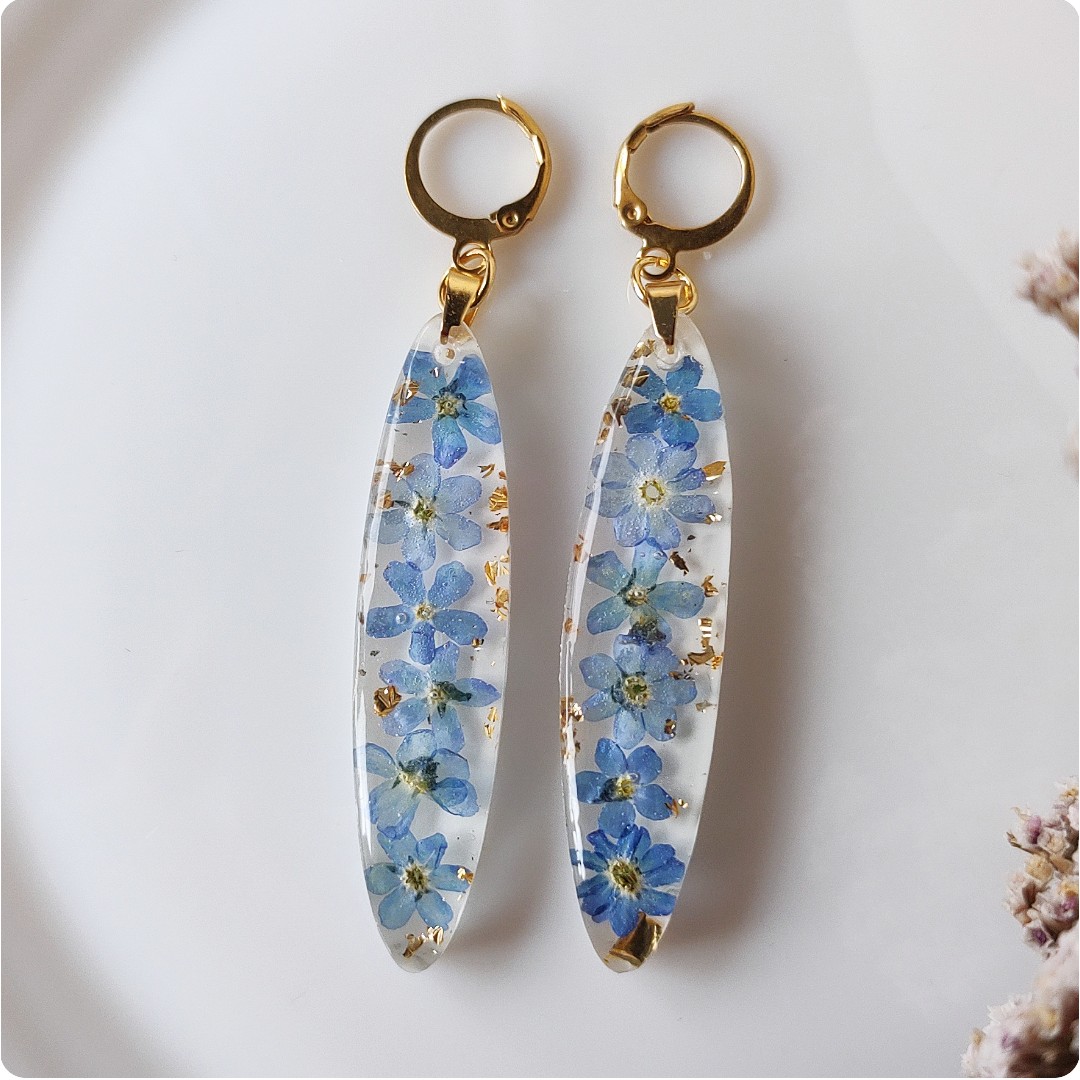 Długie kolczyki z niezapominajkami