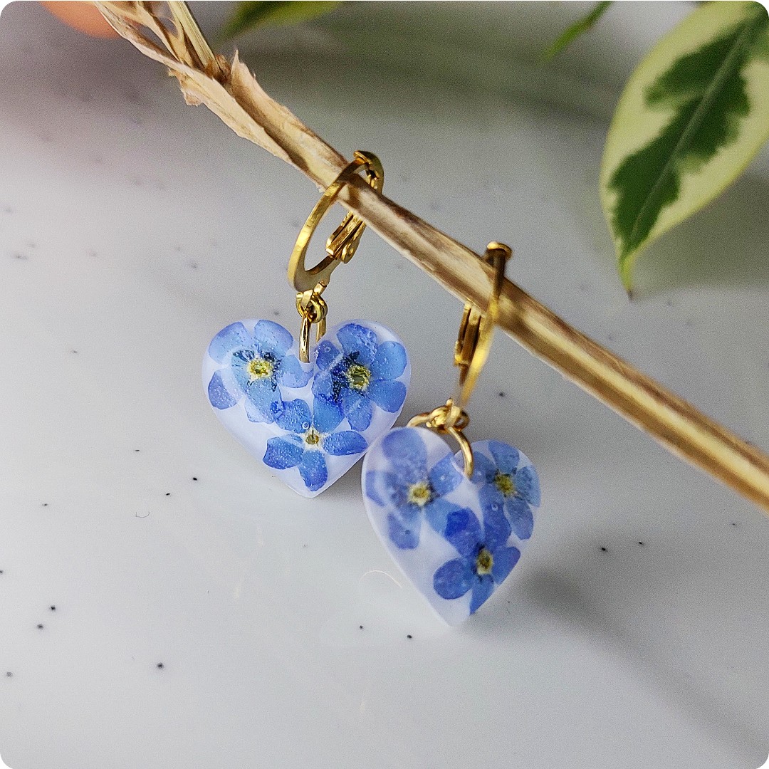 Kolczyki serca z niezapominajkami - obrazek 2