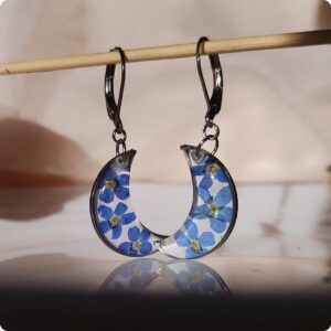 Kolczyki księżyce z niezapominajkami