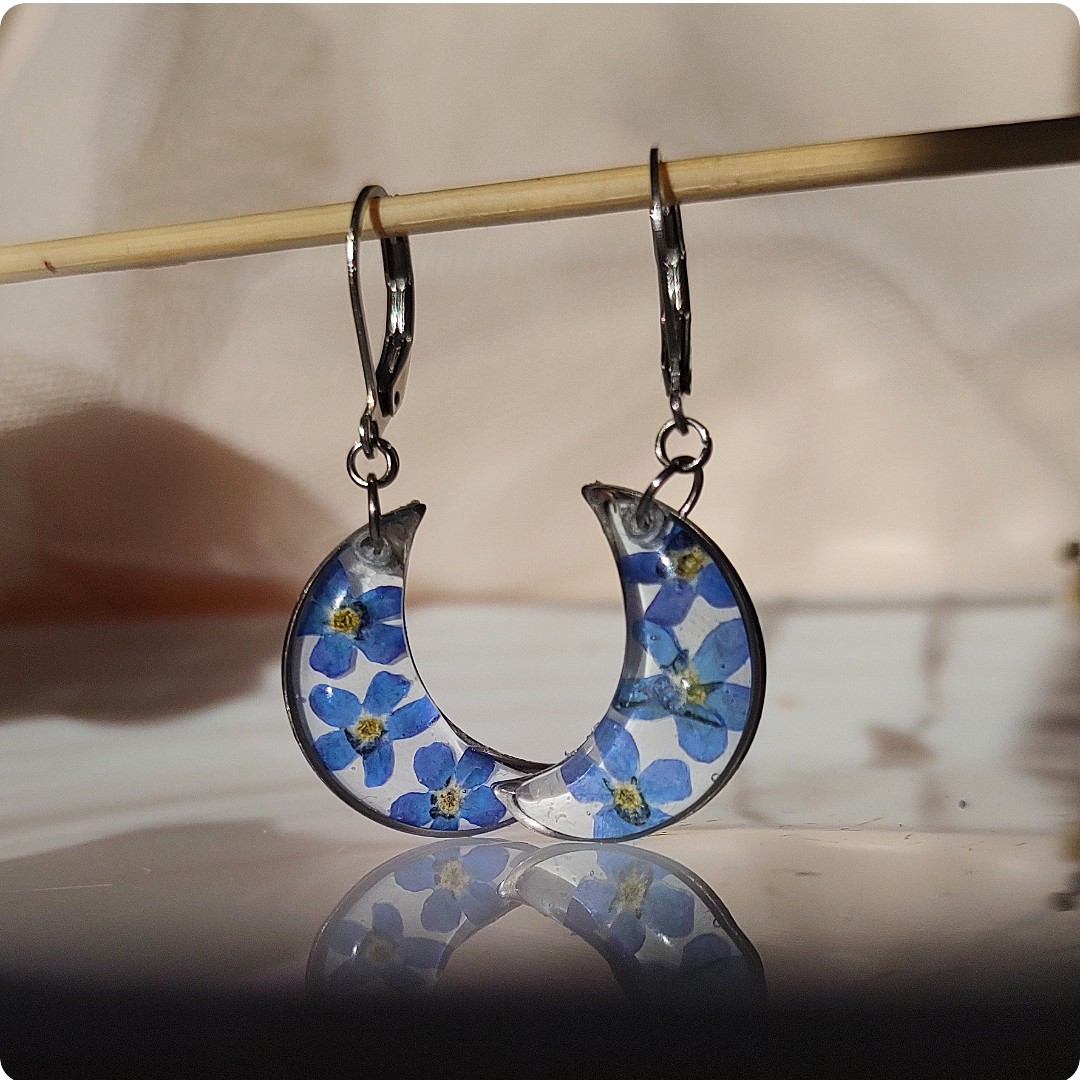 Kolczyki księżyce z niezapominajkami - obrazek 5