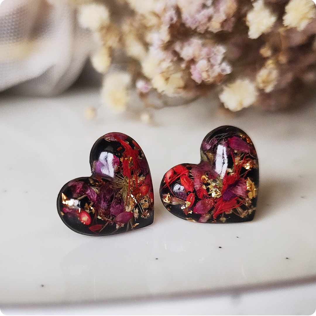 Kolczyki serca z czerwonymi kwiatami - obrazek 3
