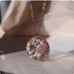 Okrągły naszyjnik z kwiatami