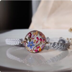 Regulowana bransoletka z kwiatami