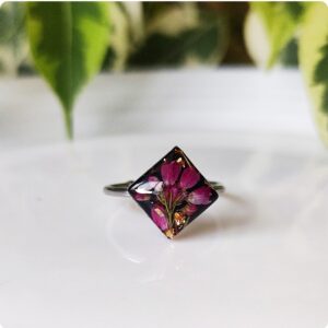 Regulowany pierścionek z wrzosem