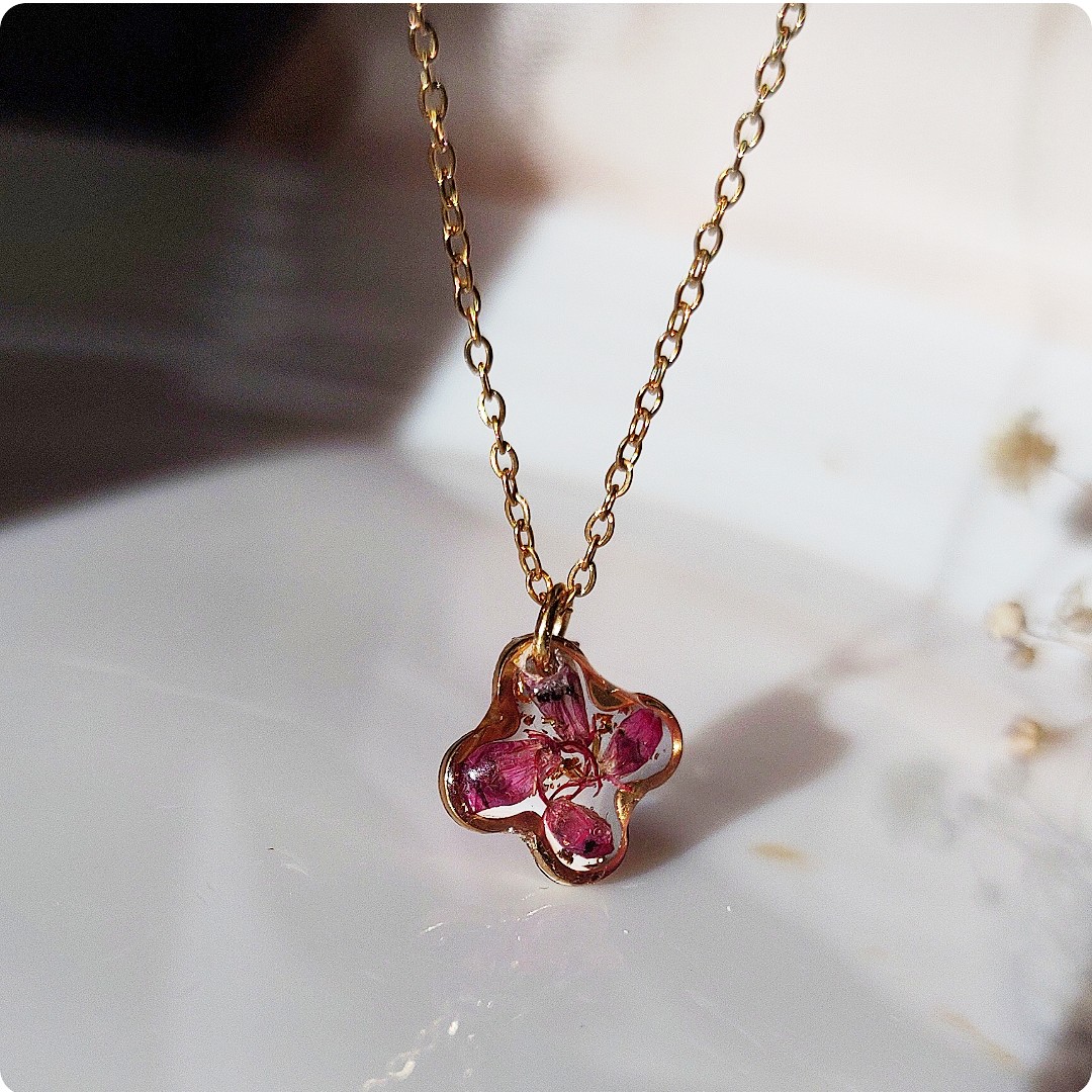 Delikatny naszyjnik z wrzoścem