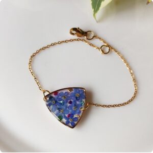 Bransoletka z niezapominajkami i kolorowymi kryształkami