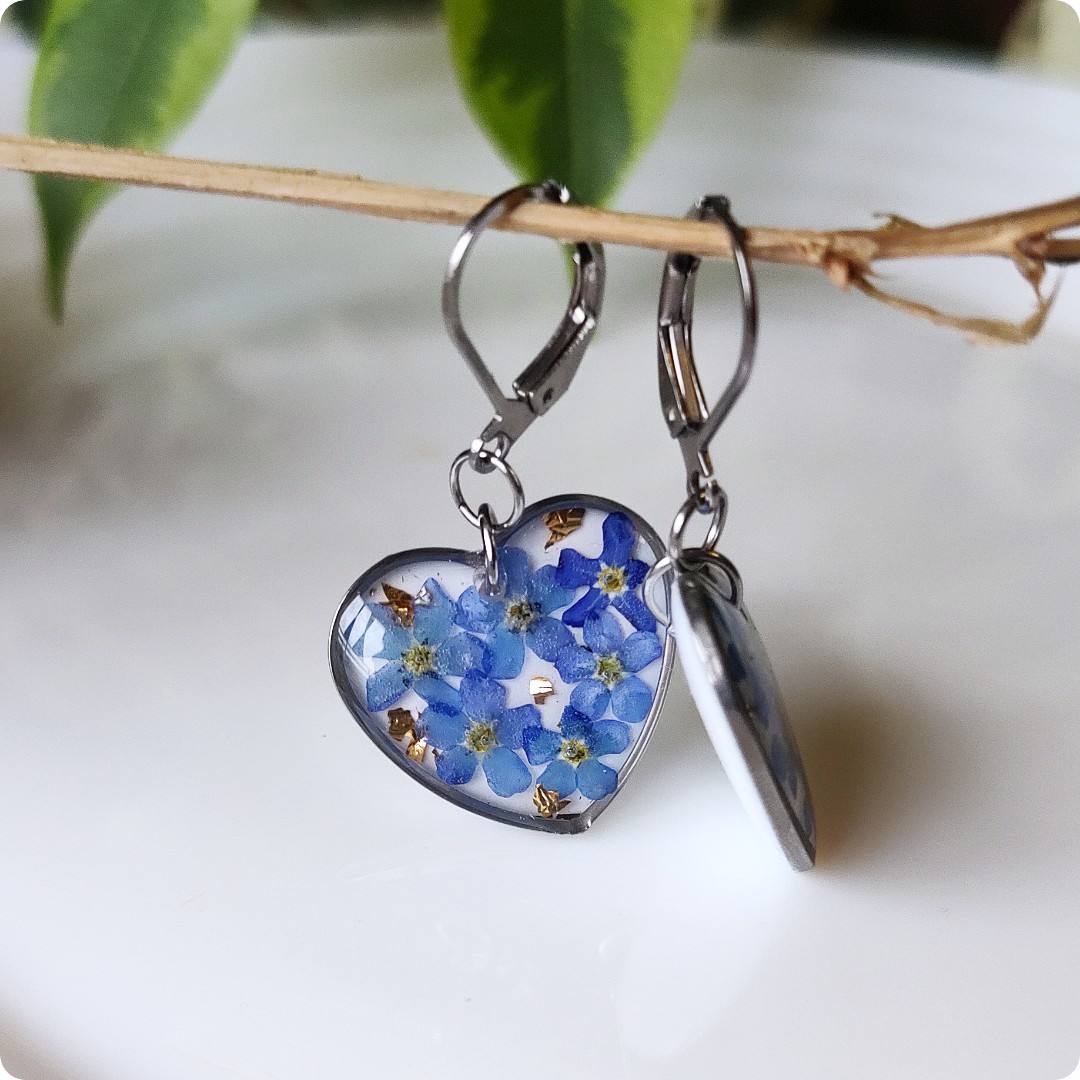 Kolczyki serca z niezapominajkami - obrazek 2