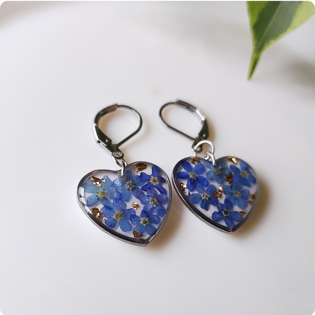 Kolczyki serca z niezapominajkami