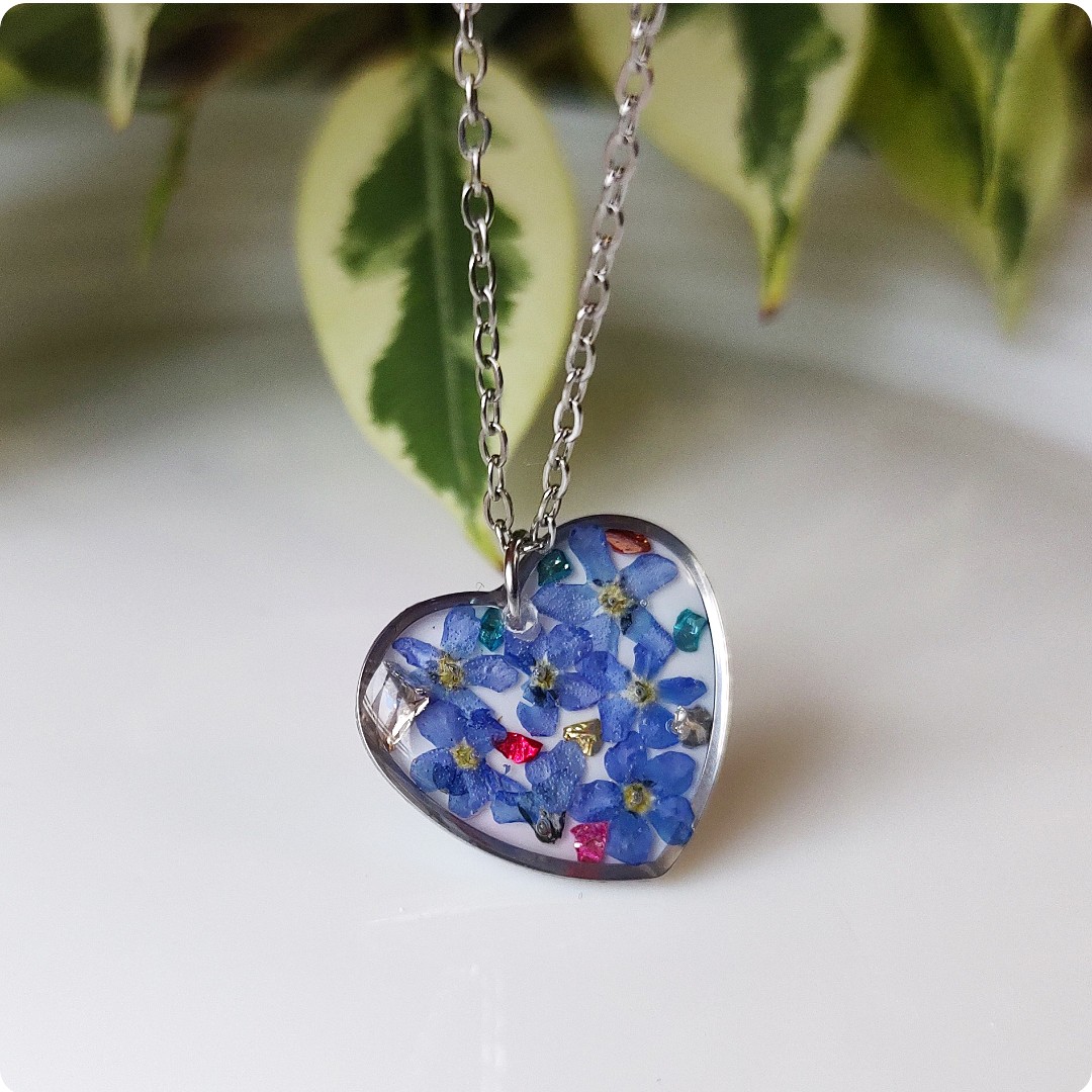 Naszyjnik serce z niezapominajkami - obrazek 5