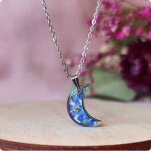 Naszyjnik księżyc z niezapominajkami