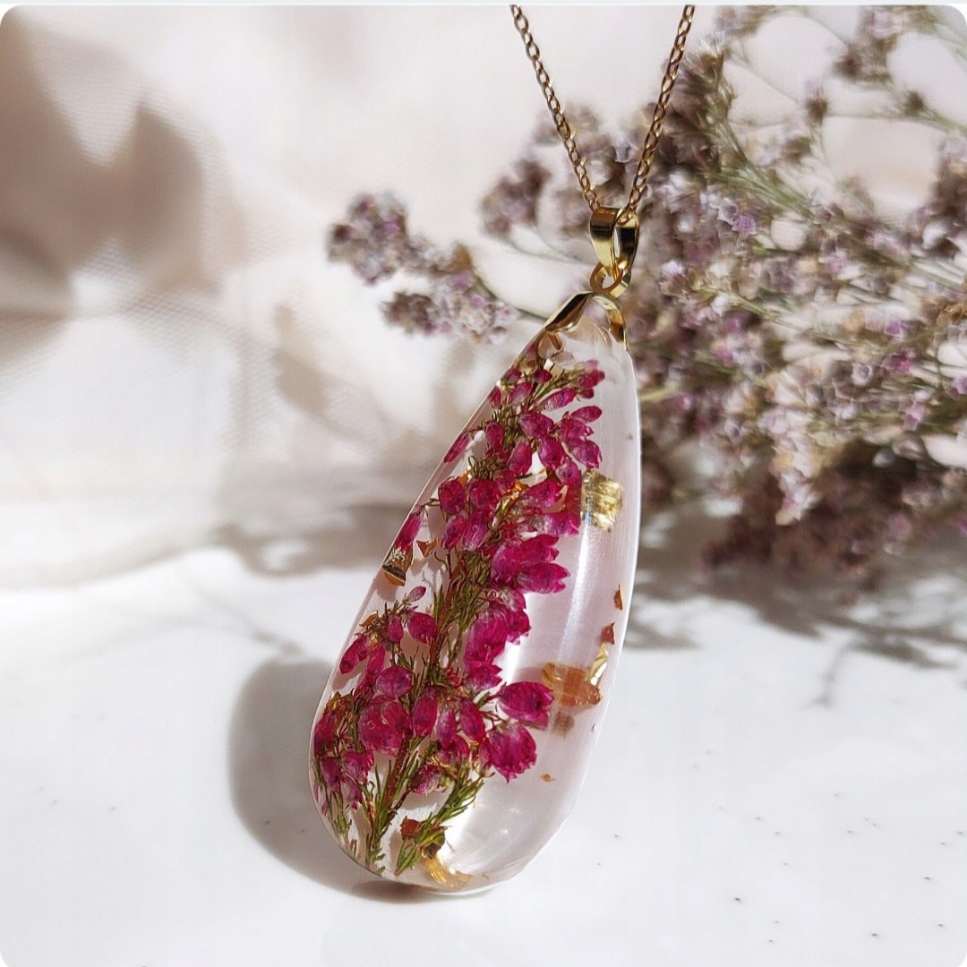 Naszyjnik z wrzosami i płatkami złota - obrazek 6