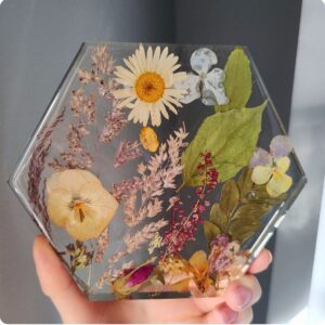 Dekor z prawdziwymi kwiatami