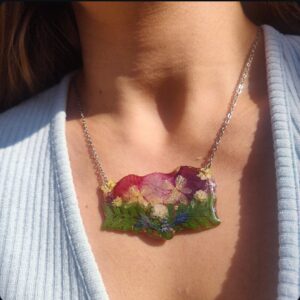 Naszyjnik witraż z kwiatami