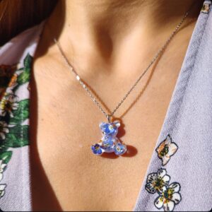 Naszyjnik miś z niezapominajkami